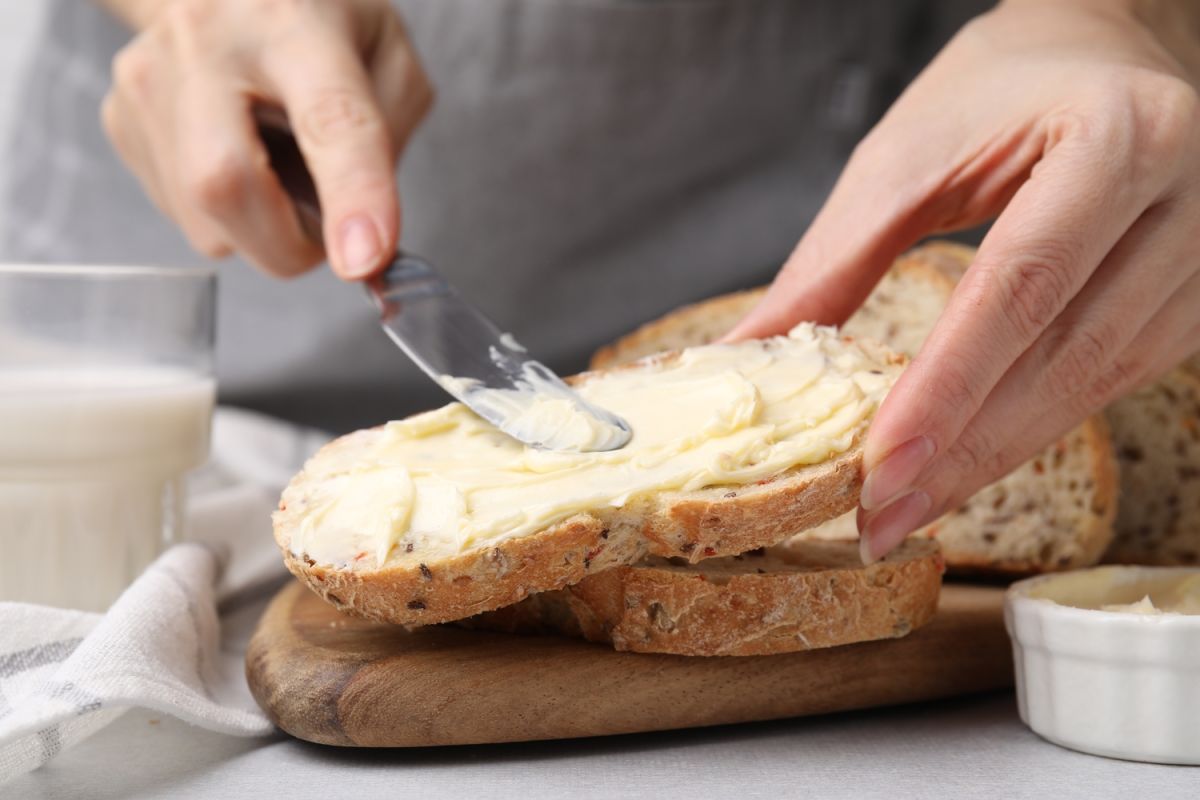 Manger du beurre avec du cholestérol, un cardiologue déconstruit les idées reçues