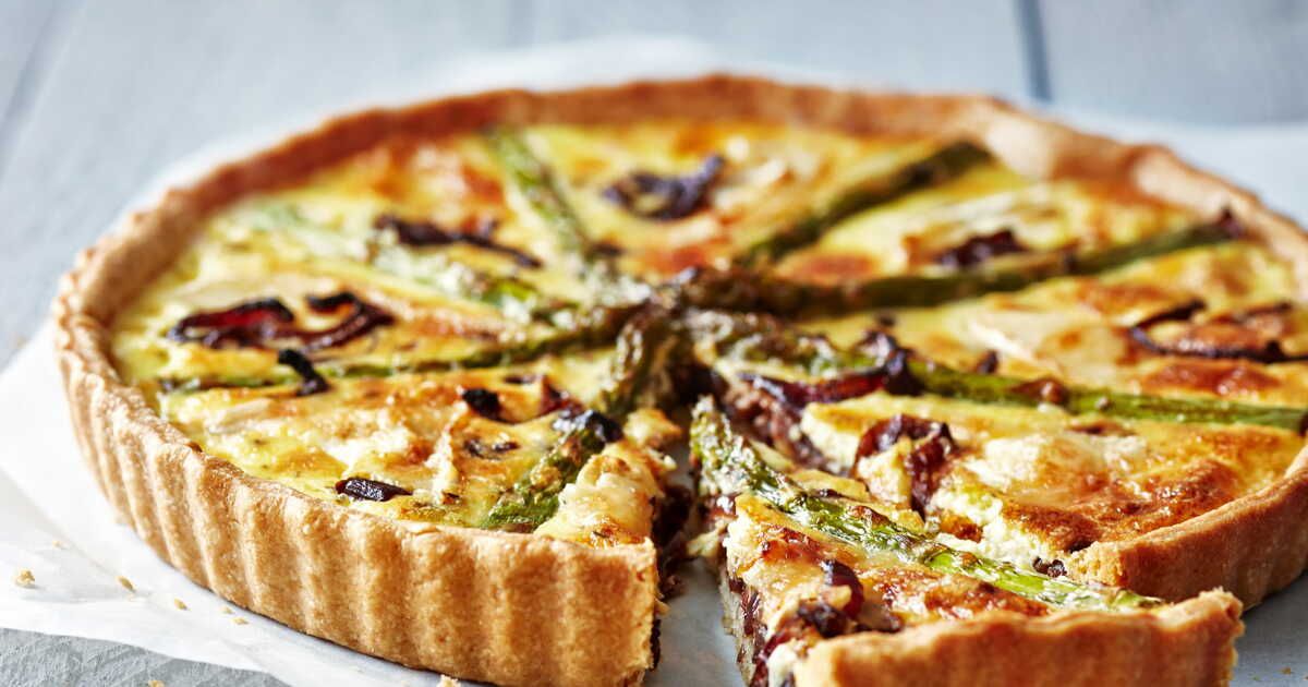 Une quiche savoureuse au brillat-savarin pour un dîner réussi
