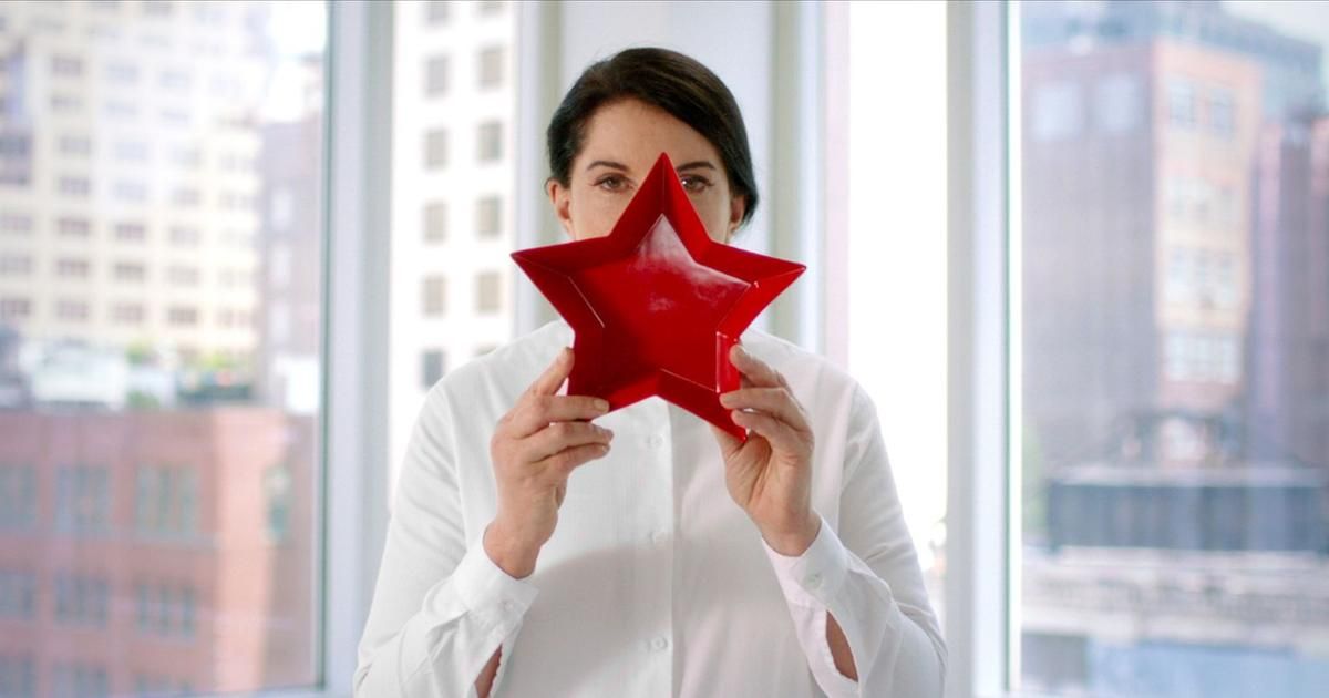 La magie culinaire de Marina Abramovic à travers ses créations en porcelaine