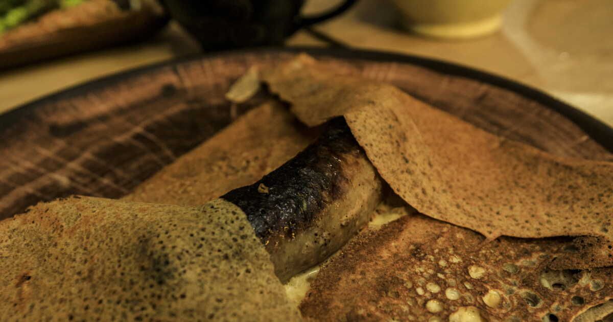 Découvrez la galette saucisse bretonne : un délice à savourer