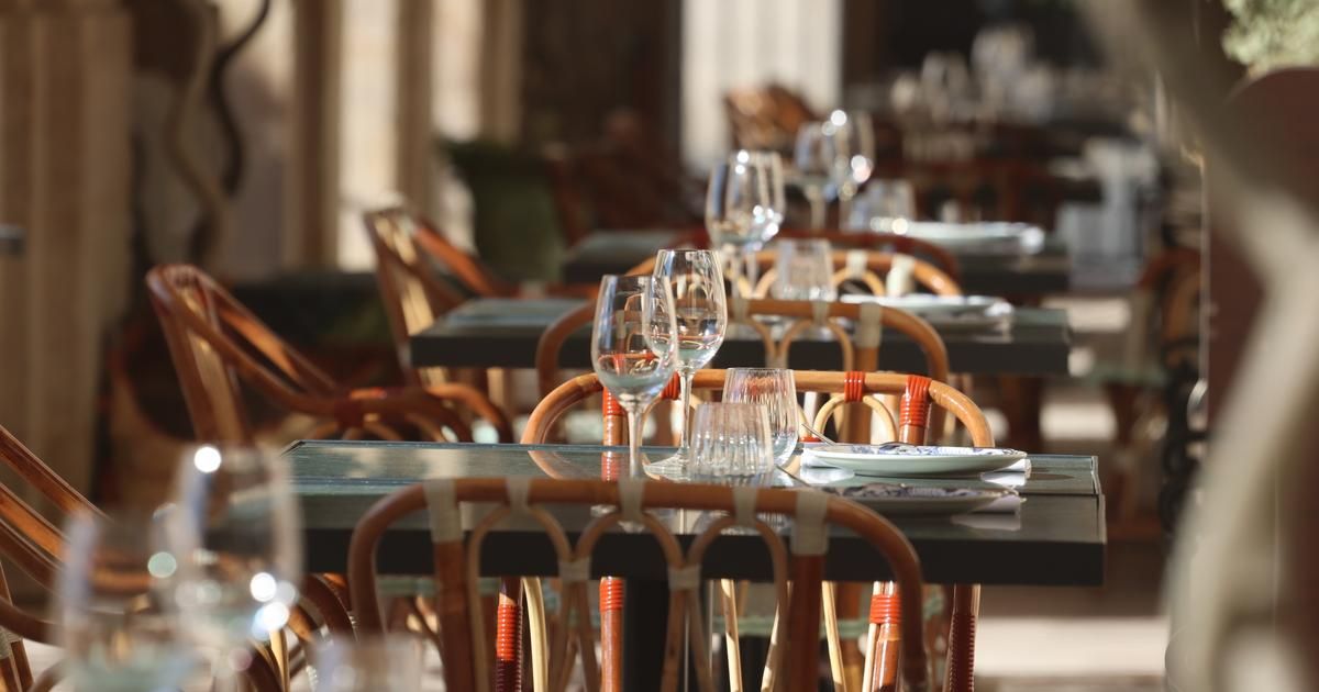 Comment dénicher le meilleur restaurant en vacances : guides, avis et réseaux sociaux