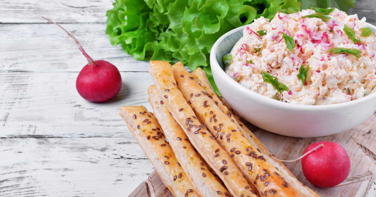 Tzatziki rose : une version surprenante pour égayer vos apéritifs