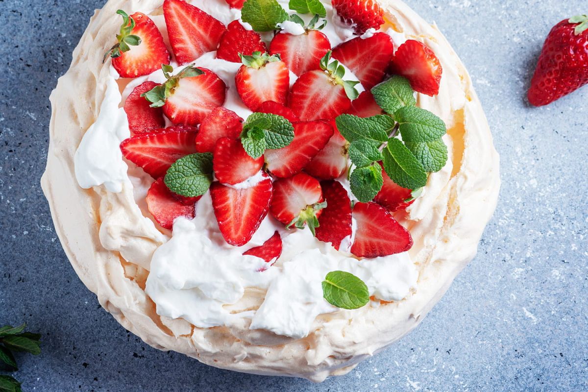 Découvrez la recette incontournable de pavlova par Philippe Etchebest