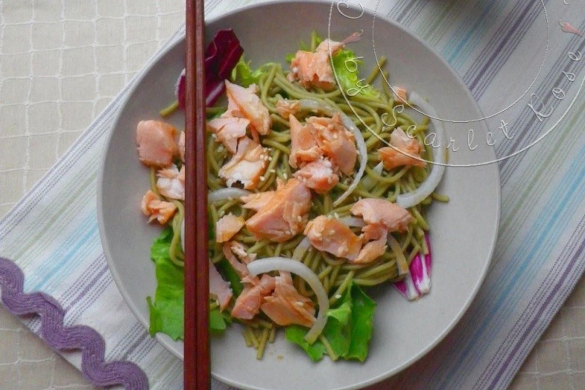 Salade au Saumon et aux Nouilles Soba