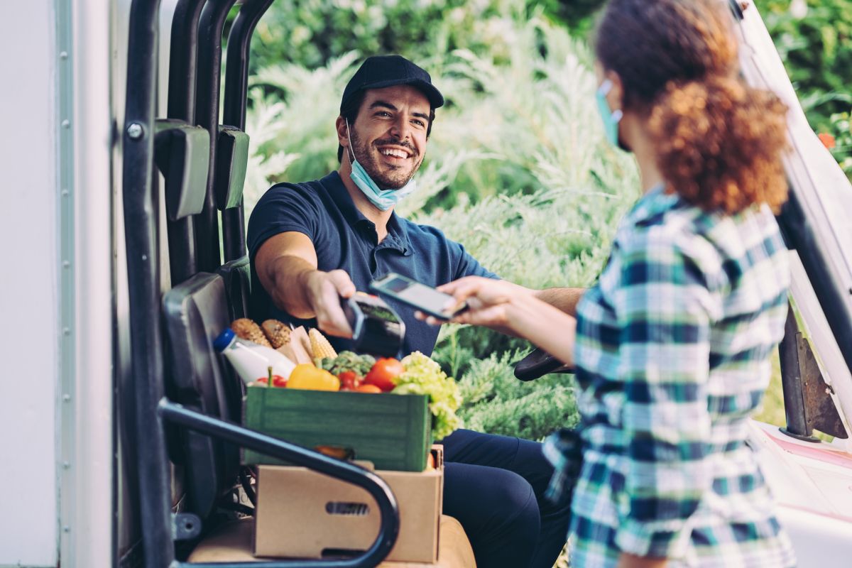 Drive vs livraison à domicile : quel mode de consommation choisir ?