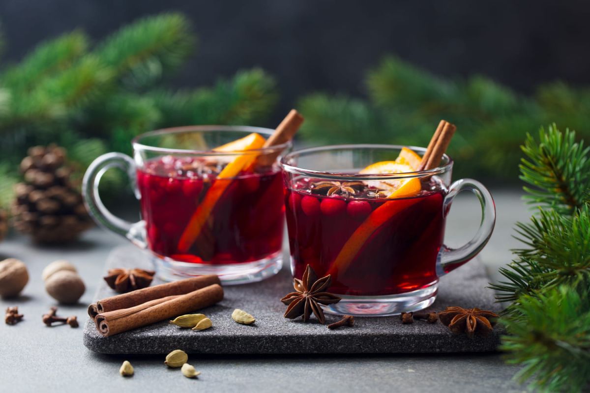 Préparez un vin chaud maison exquis : la recette rapide et facile de François-Régis Gaudry