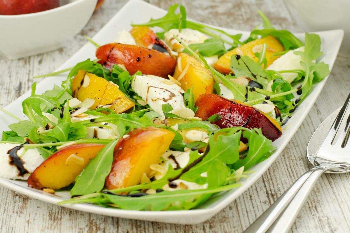 Le fruit d'été qui sublime la mozzarella