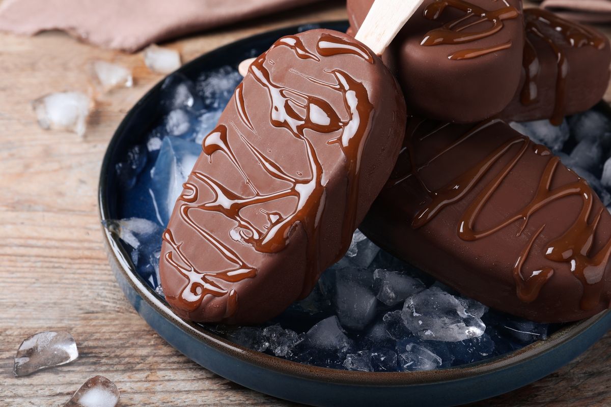 Une barre chocolatée glacée à moins de 100 calories : c'est possible !